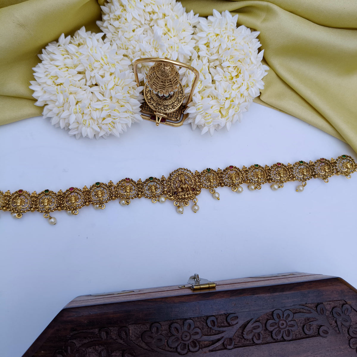 Lakshmi pearl hipchain