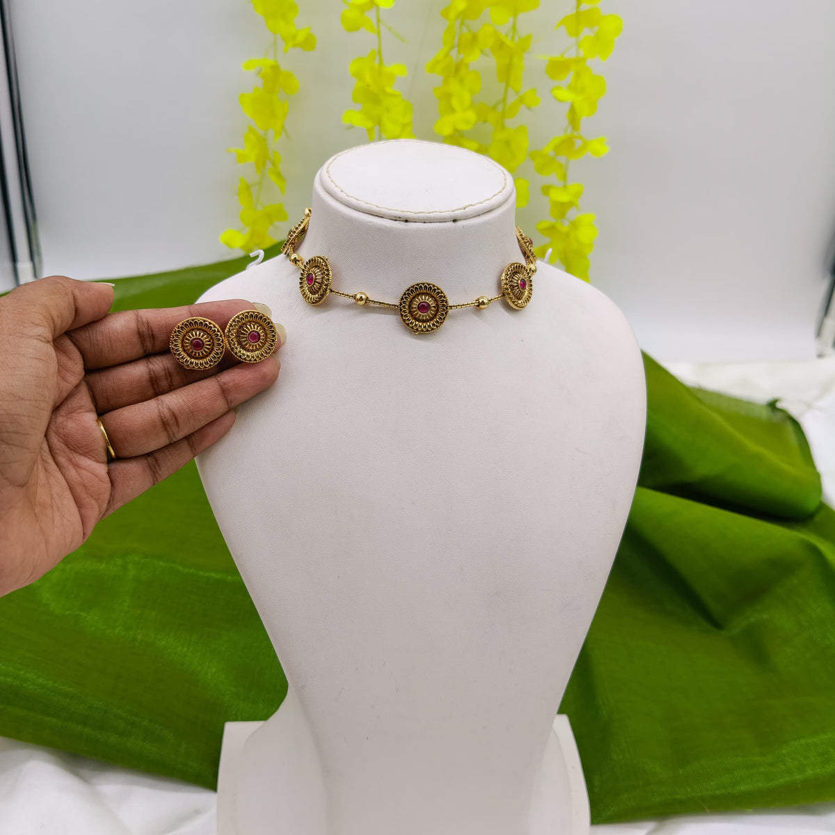 Rubi Chakra Choker Set
